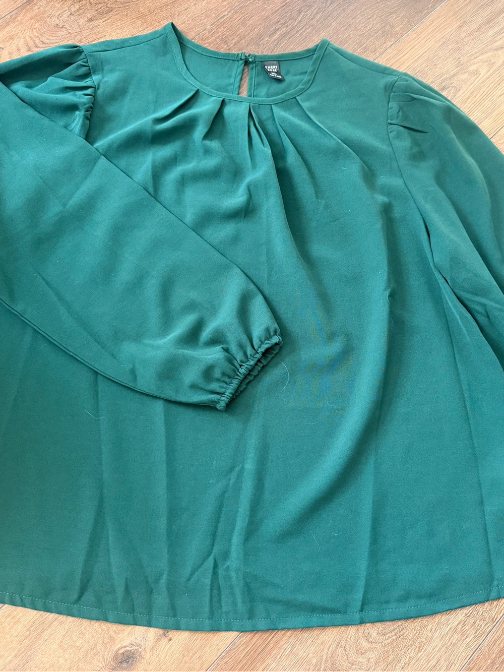Women’s Emerald Green Long-Sleeve Pleated Blouse Size 0X